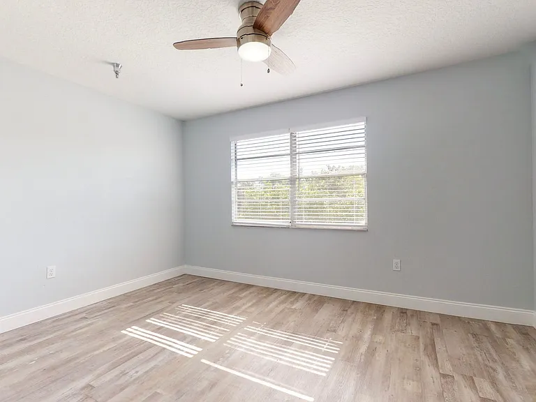Janie B Apartments — Photo 39