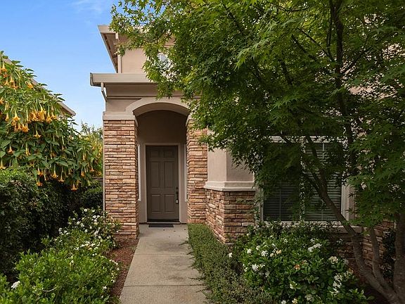 2nd image of 1333 Villagio Dr