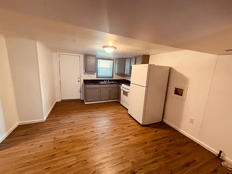 526 Cherry St #5 — Photo 4