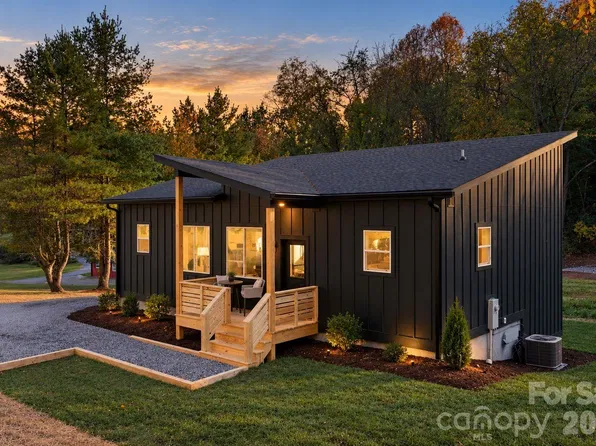 152 Sunnyside Rd, Waynesville, NC 28786