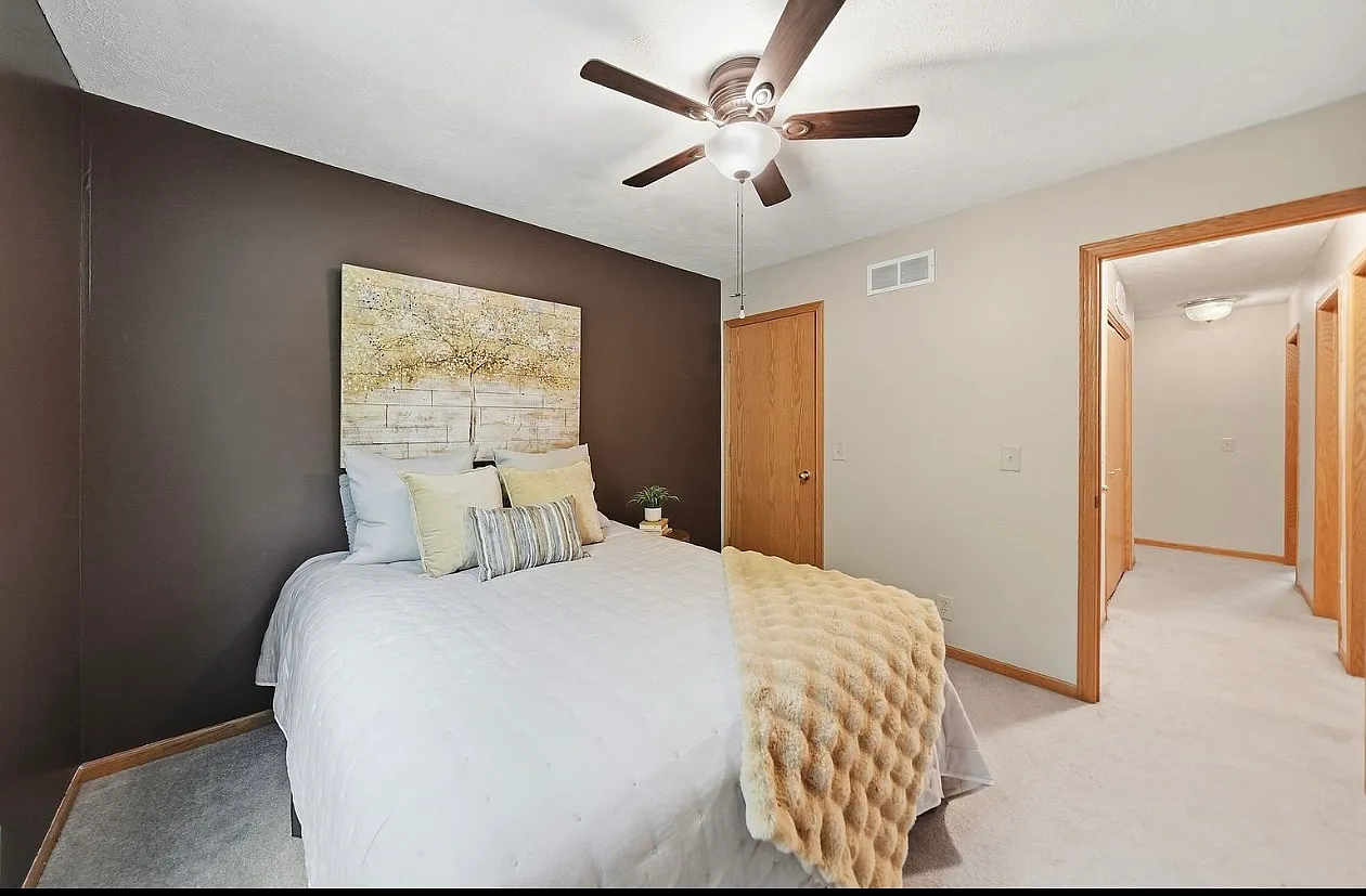 3 bed, 1365 sqft, $2,000 — Photo 4