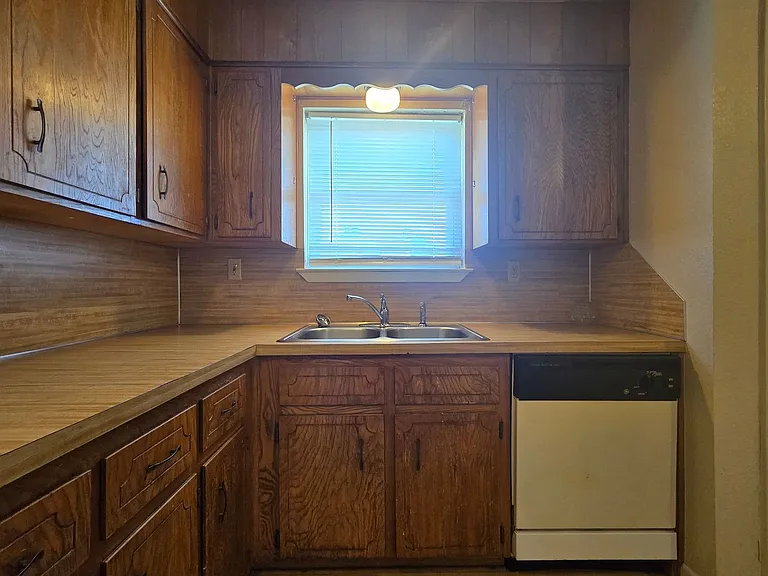 3702 Hereford Ln #D — Photo 5