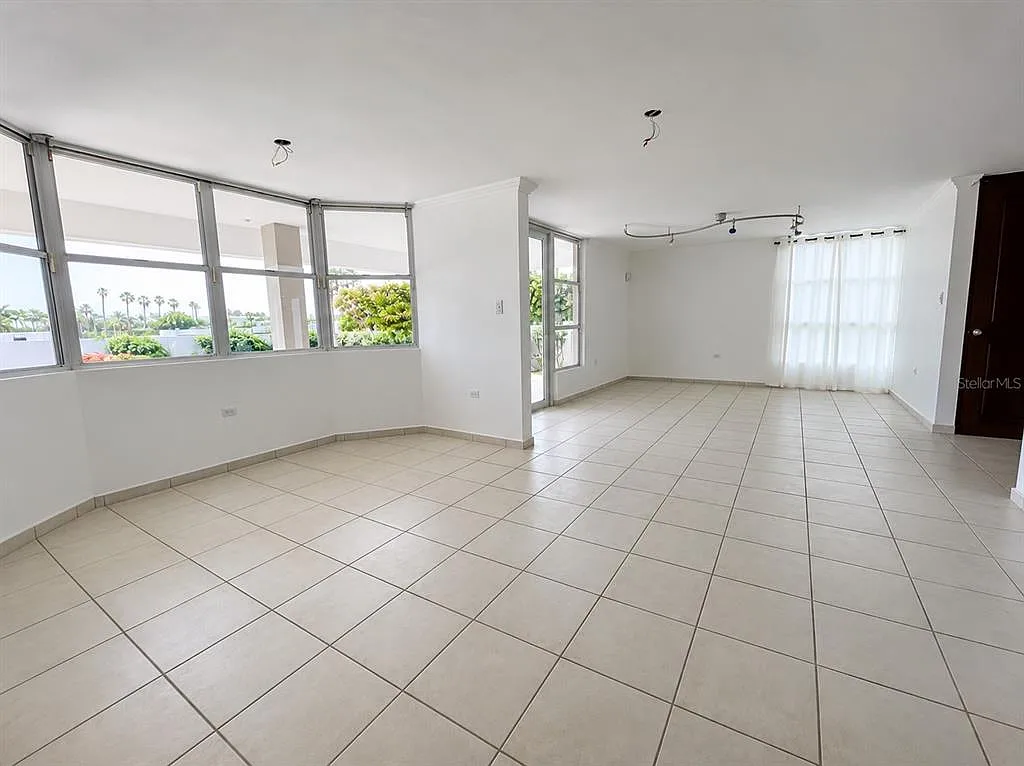 4 bed, 4.0 bath, 2900 sqft, $4,000 — Photo 4
