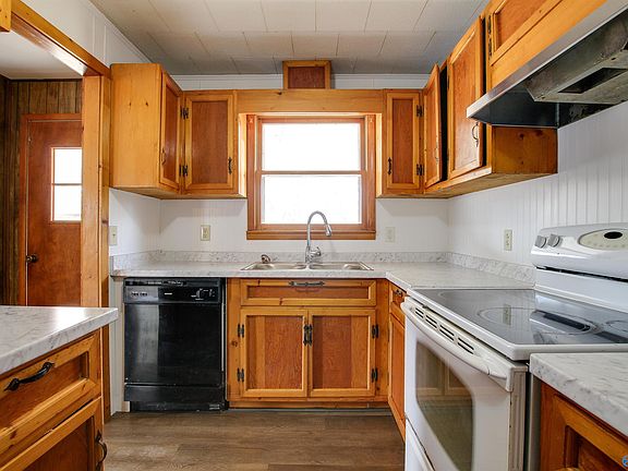 3rd image of 1050 Liberty Rd