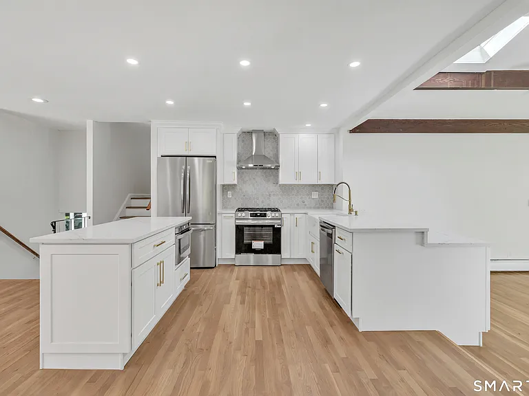 48 Crestwood Rd — Photo 12