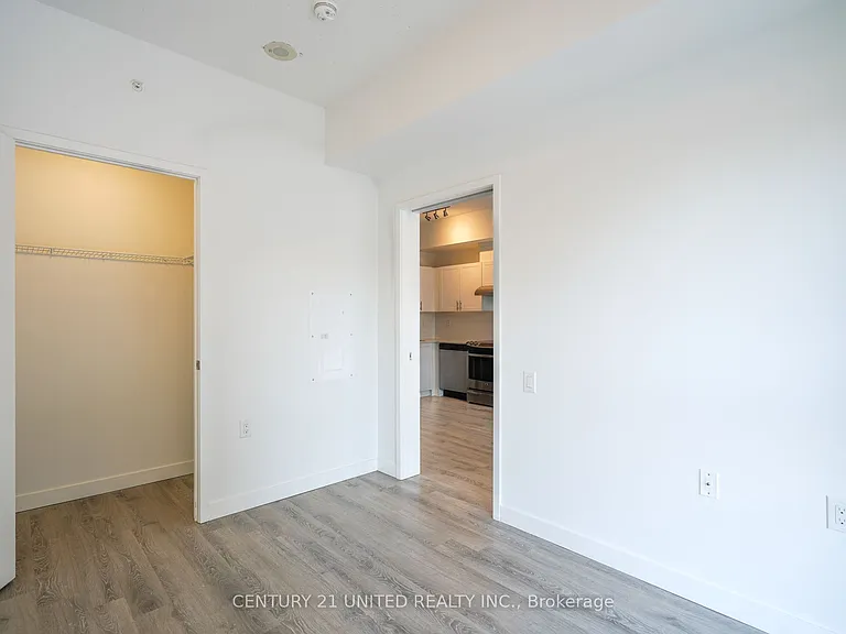 100 Bond St E #204 — Photo 5