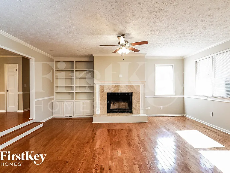 600 Inglenook Dr — Photo 2