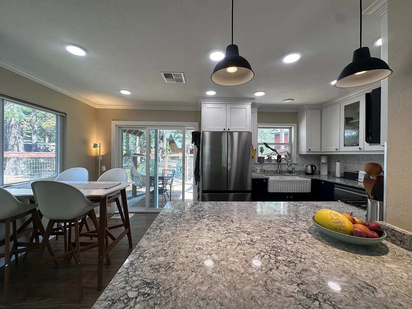 Pet Friendly Tahoe Home Full of Sought After Amenities! A/C, Heated Garage, Fenced in Backyard — Photo 3