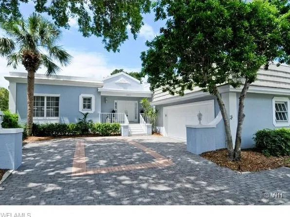 5929 Chanteclair Dr, Naples, FL 34108