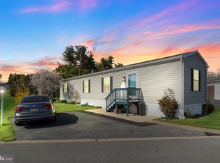 14 Circle Dr, Columbia, PA 17512