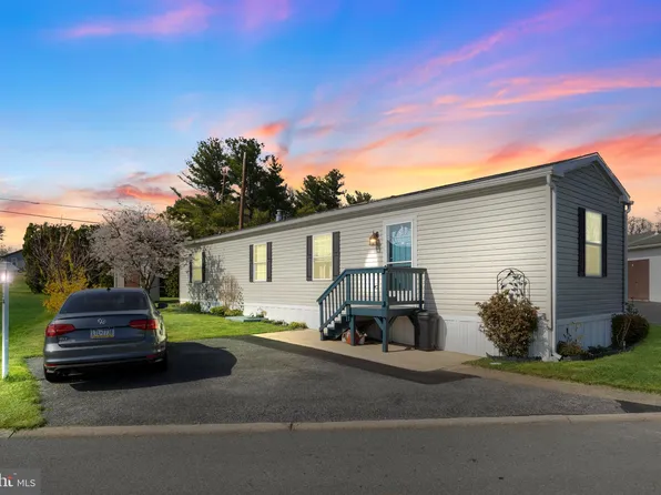 14 Circle Dr, Columbia, PA 17512