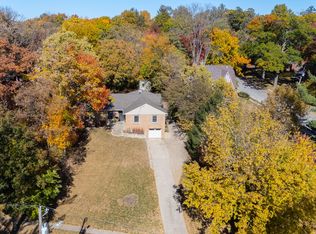 5709 N Waterbury Rd, Des Moines, IA 50312