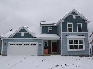 664 E Bluff Cir, Waterford, WI 53185