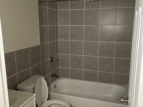 5th image of 1227 Jackson St Floor 1