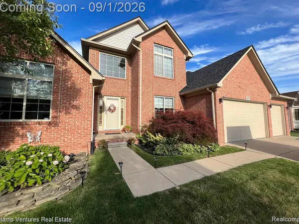 31271 Lavender Dr, Brownstown, MI 48173