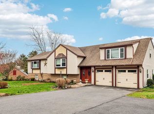 23 W Conestoga Rd, Elverson, PA 19520