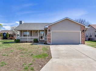 321 Victoria Ct, Newton, KS 67114