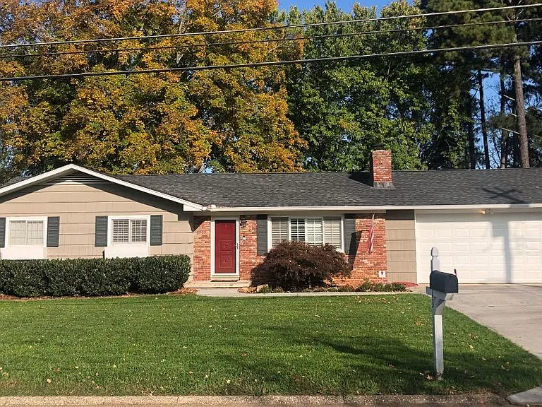 7913 Hayden Dr — Photo 1