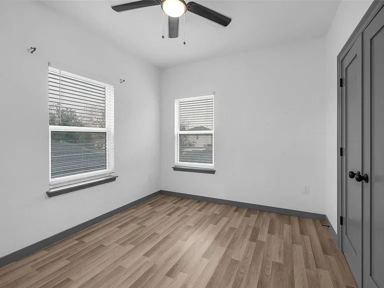 3625 Lydia St #B — Photo 14