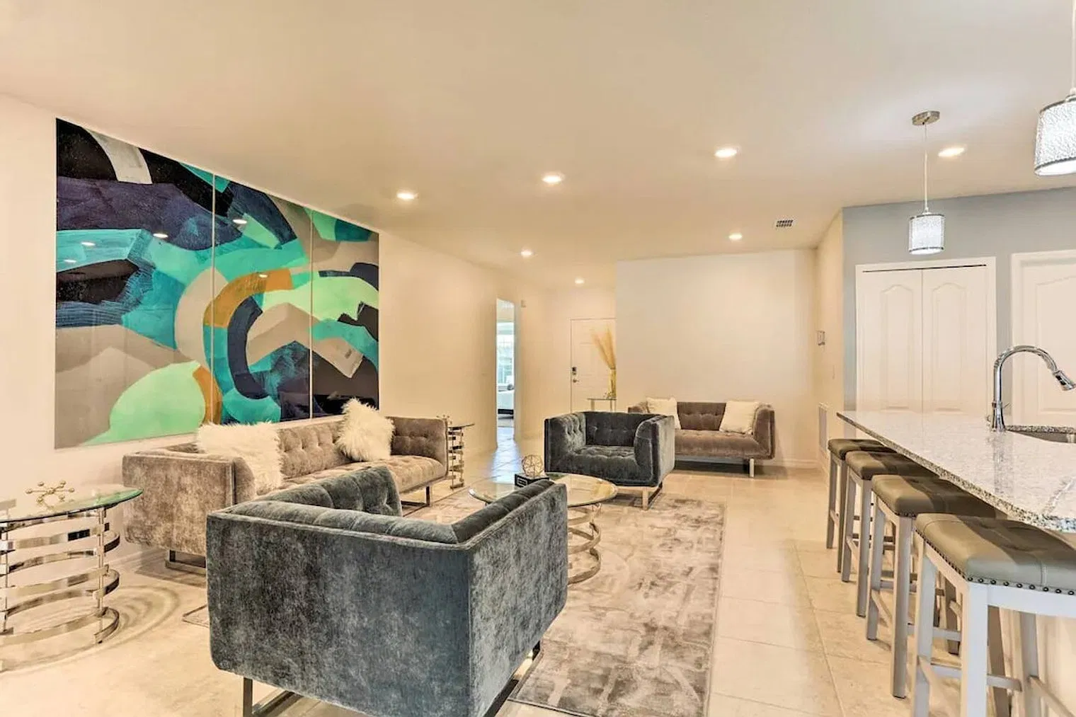 4 bed, 2.0 bath, $9,000 — Photo 1
