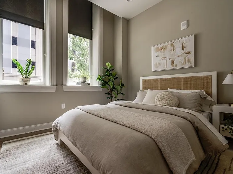 EIGHT WEST THIRD APARTMENTS — Photo 9