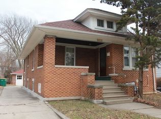 608 Vine St, Joliet, IL 60435