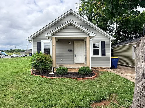 1307 Magnolia St Photo 1