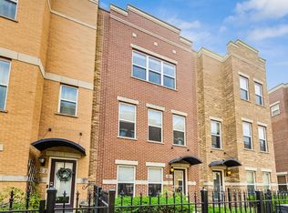 955 W 36th Pl #2, Chicago, IL 60609