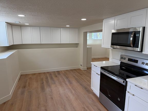 3rd image of 2543 S Highland Dr #B
