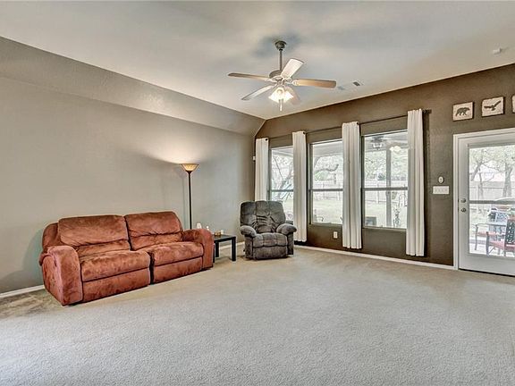 5th image of 1802 Montana Ct