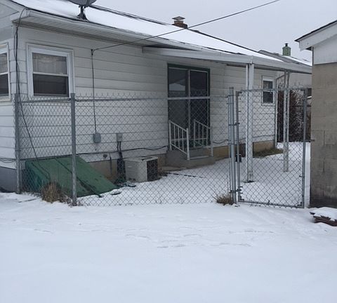 4th image of 2143 Eden Ave