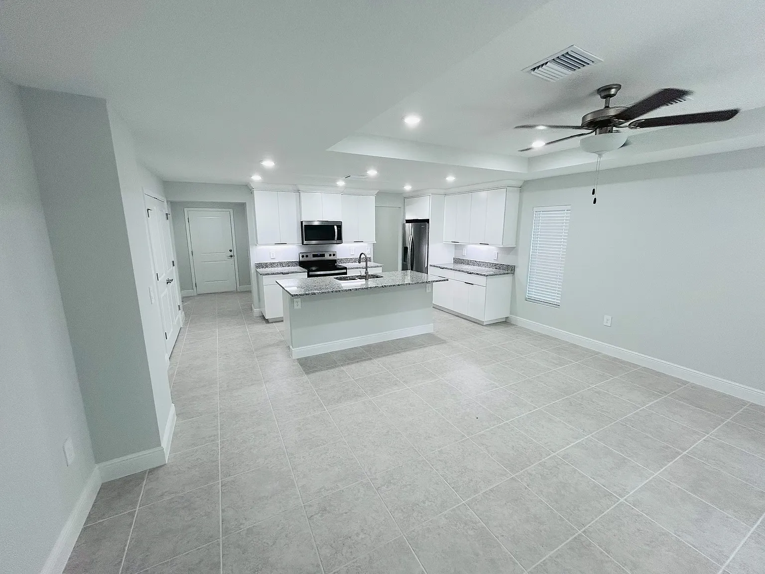 3 bed, 1565 sqft, $2,300 — Photo 2