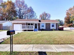 12 Barrington Pl, Hampton, VA 23666
