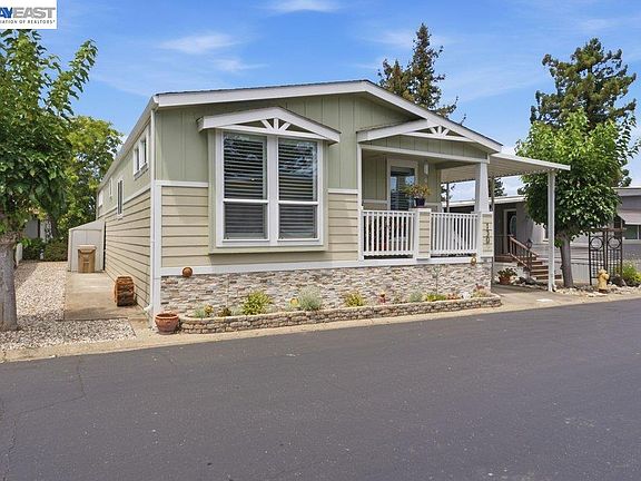 3rd image of 3231 Vineyard Ave Space 130