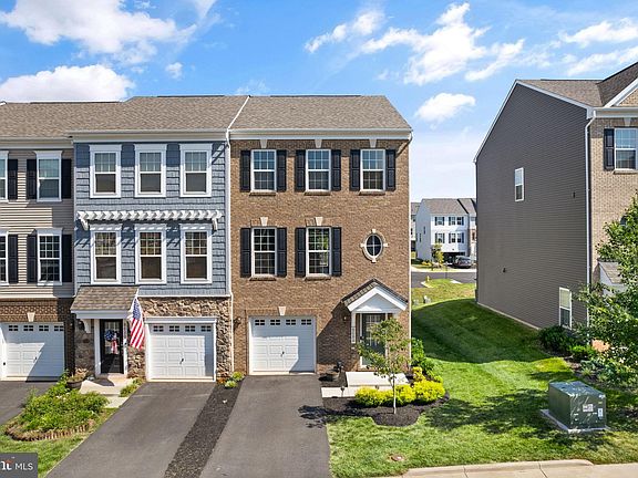 2nd image of 8688 Underhill Ln