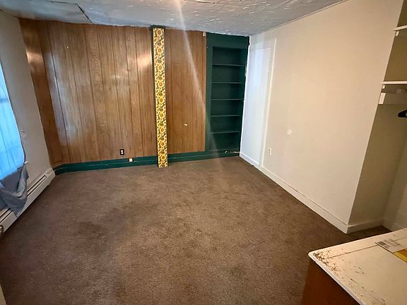 4th image of 122 Water St