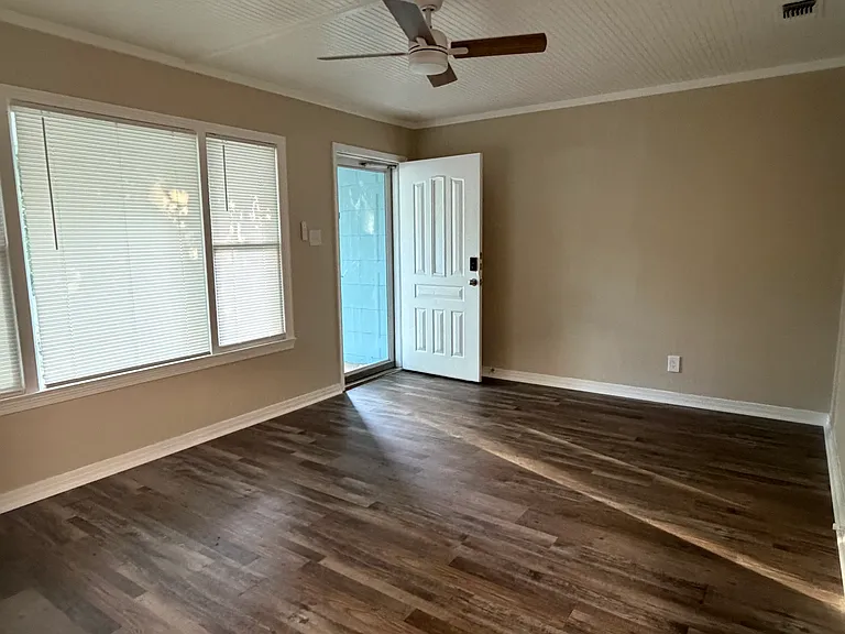 226 Saint Johns St — Photo 15