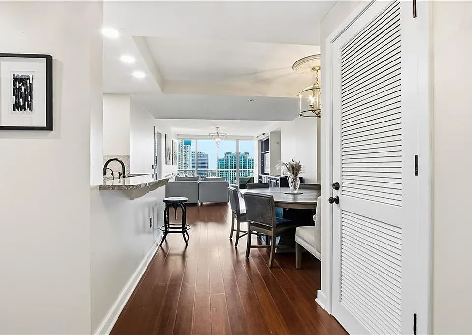3338 Peachtree Rd NE #2105