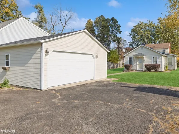 3S551 Elizabeth Ave, Warrenville, IL 60555