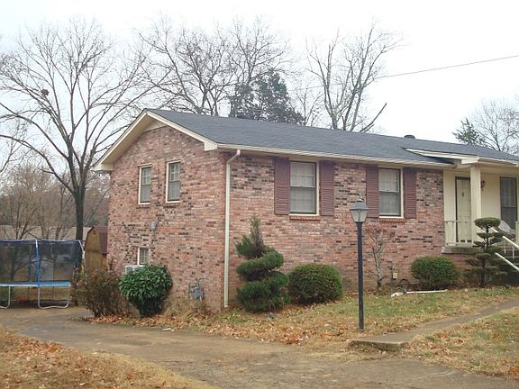 3rd image of 2836 Creekview Dr