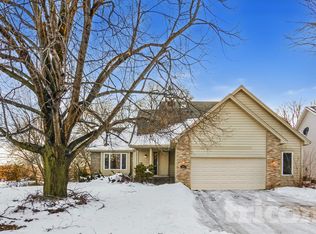 5077 Credit River Dr, Savage, MN 55378