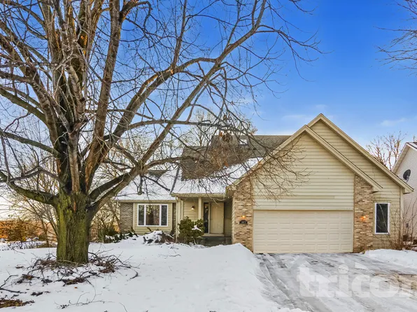 5077 Credit River Dr, Savage, MN 55378