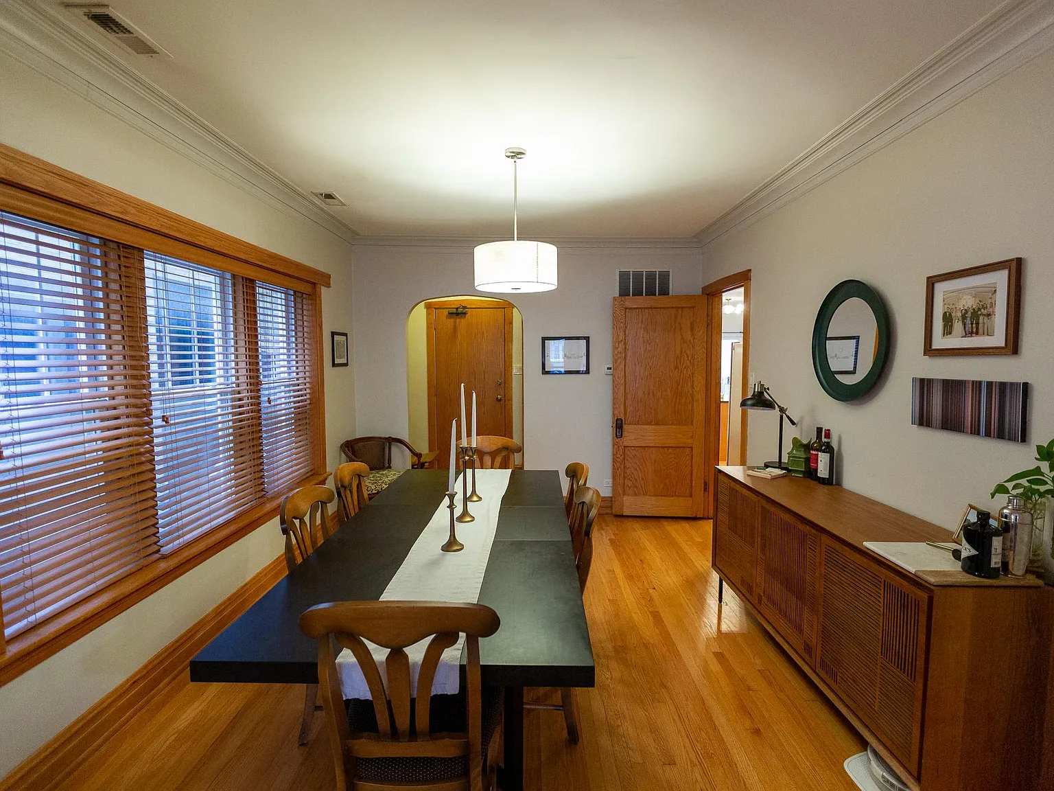 2 bed, 1.5 bath, 1100 sqft, $2,300 — Photo 2