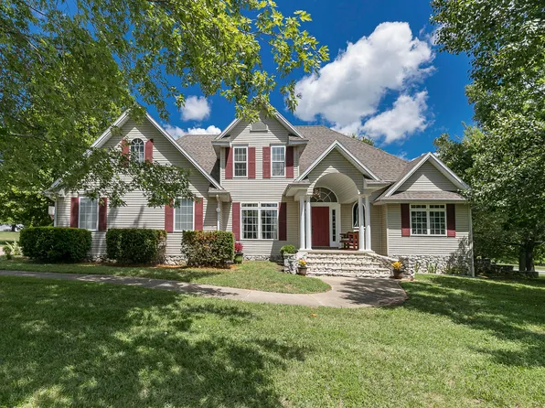 2061 E Meadow Drive, Bolivar, MO 65613