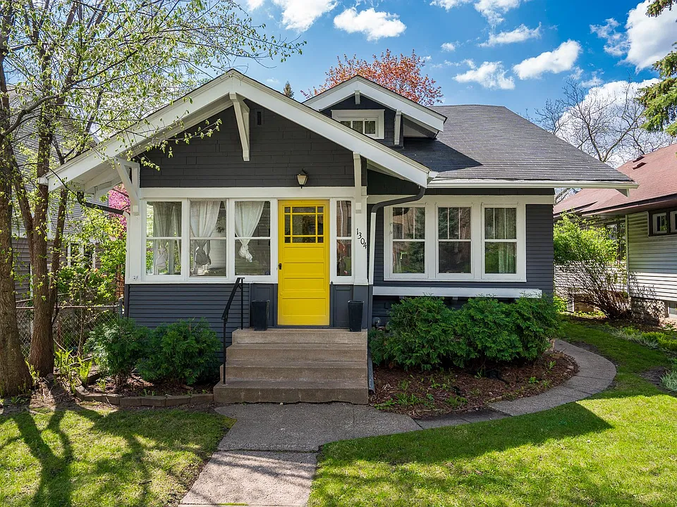1304 Grand Ave