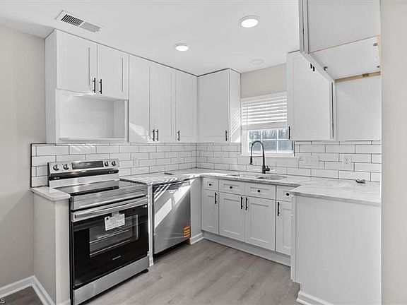5th image of 406 Millikan Dr