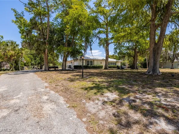 217 W Del Monte Ave, Clewiston, FL 33440