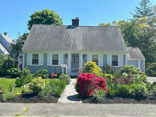 35 Walnut St, Barnstable, MA 02630