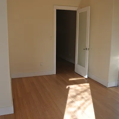 Rented by Nooklyn NYC LLC | media 50