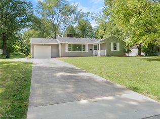 32 N Hillside Rd, Canfield, OH 44406